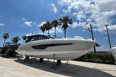 BOATZON | Cruisers Yachts 42 GLS Outboard 2024