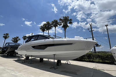 BOATZON | Cruisers Yachts 42 GLS Outboard 2024 BOATZON | Cruisers Yachts 42 GLS Outboard 2024