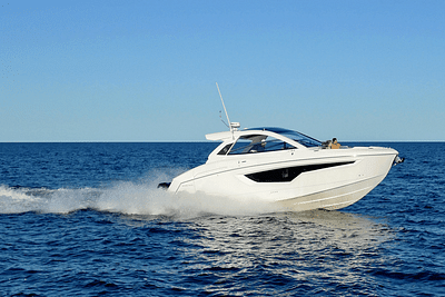 BOATZON | Cruisers Yachts 42 GLS Outboard 2025