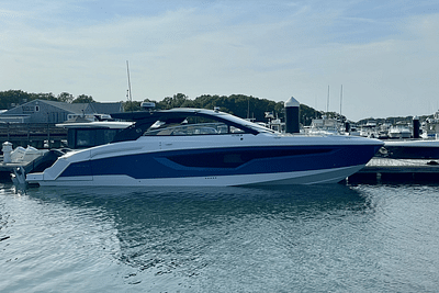 BOATZON | Cruisers Yachts 42 GLS Outboard 2025 BOATZON | Cruisers Yachts 42 GLS Outboard 2025