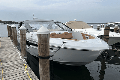 BOATZON | Cruisers Yachts 42 GLS Outboard 2025