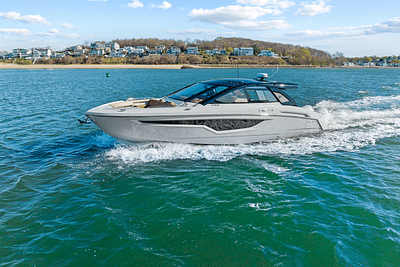 BOATZON | Cruisers Yachts 42 GLS South Beach Outboard 2024