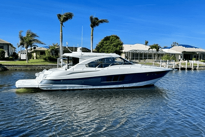 BOATZON | Cruisers Yachts 45 CANTIUS 2017