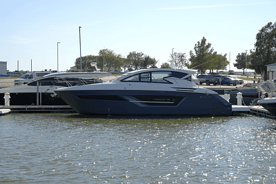 BOATZON | Cruisers Yachts 46 Cantius 2025