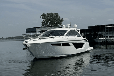 BOATZON | Cruisers Yachts 50 CANTIUS 2018