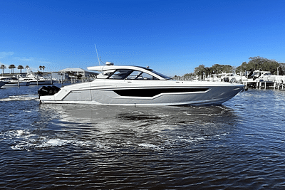 BOATZON | Cruisers Yachts 50 GLS Outboard 2024