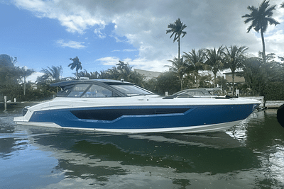 BOATZON | Cruisers Yachts 50 GLS Outboard 2025 BOATZON | Cruisers Yachts 50 GLS Outboard 2025