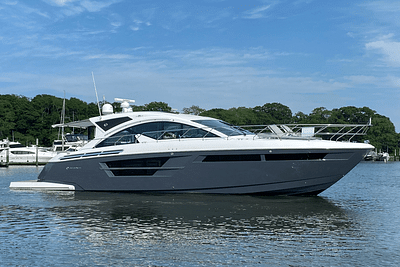 BOATZON | Cruisers Yachts 54 CANTIUS 2022