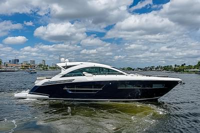 BOATZON | Cruisers Yachts 60 Cantius 2017