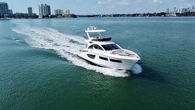 BOATZON | Cruisers Yachts 60 Cantius Fly