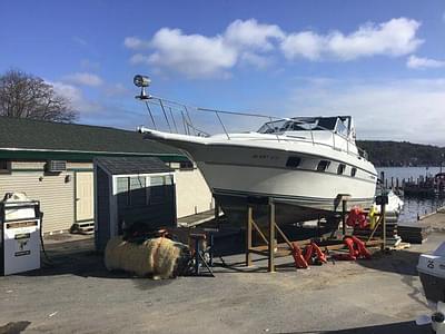 BOATZON | Cruisers Yachts Cruiser 3370 Esprit 1989