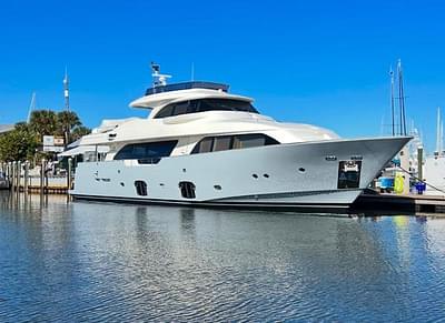 BOATZON | Custom Line Navetta 2013