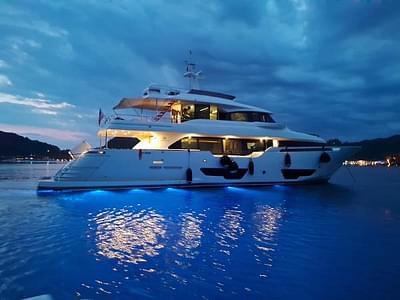 BOATZON | Custom Line Navetta 28 2015