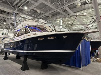 BOATZON | Cutwater Boats C32 CB LE 2025