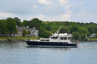 BOATZON | Derecktor 68 Hunt Motor Yacht 1969