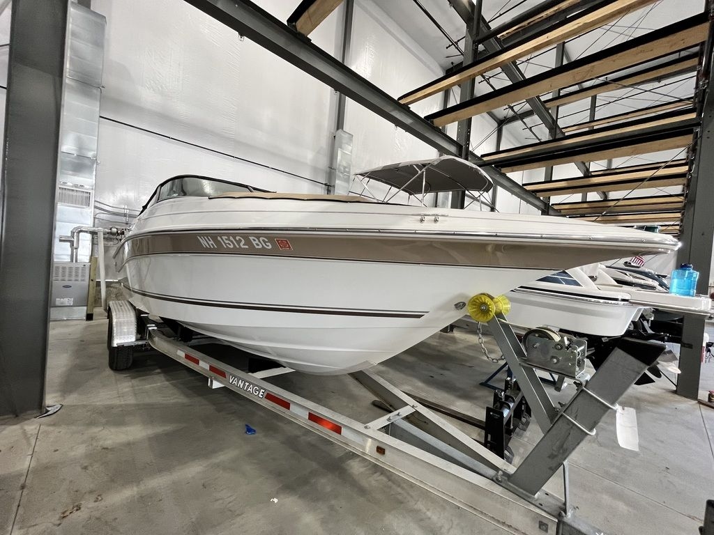 2000 DORAL 230 BR - Sold Boat