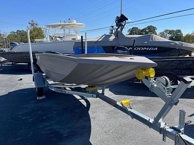 BOATZON | Edge Duck Boats 656DB Sportsman 2025