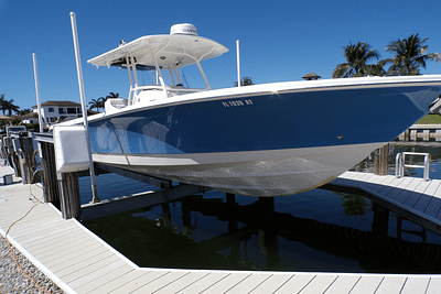 BOATZON | EdgeWater 318CC 2014