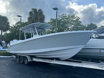 BOATZON | Edgewater 340CC 2025