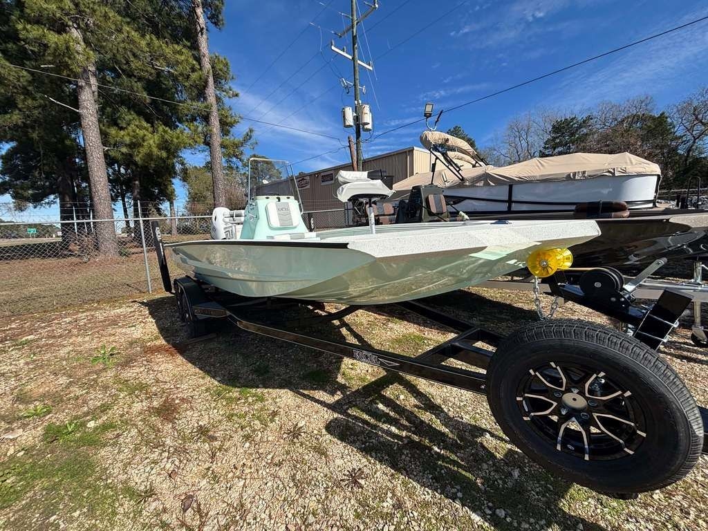 2025 Excel Boats Bay Pro Elite 203 - Sold Boat