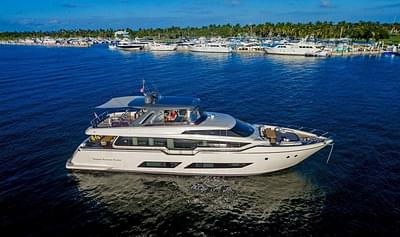 BOATZON | Ferretti Yachts 850 Motoryacht 2018
