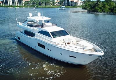 BOATZON | Ferretti Yachts Altura 840 2010