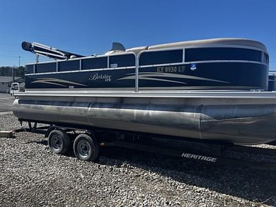 BOATZON | Forest River BENTLY 200CL 2010