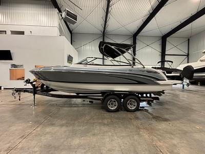 BOATZON | Formula 240 Bowrider 2023