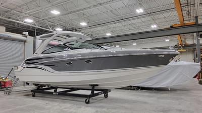 BOATZON | Formula 330 Crossover Bowrider 2026