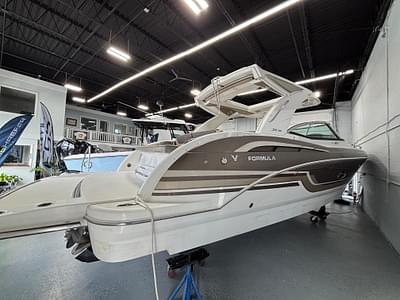 BOATZON | Formula 350 Crossover Bowrider IO 2019