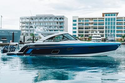 BOATZON | Formula 430 Super Sport Crossover 2020