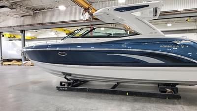 BOATZON | Formula Boats 330 Crossover Bowrider OB 2025