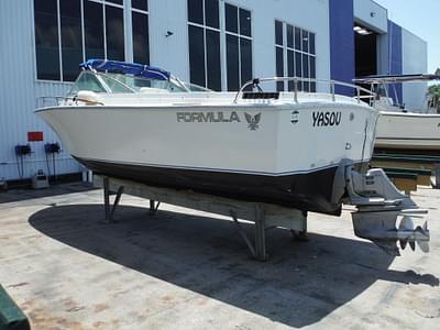 BOATZON | 1974 Formula Thunderbird 233 Cuddy BOATZON | 1974 Formula Thunderbird 233 Cuddy