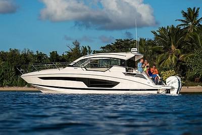 BOATZON | Four Winns Vista 355 Coupe 2021