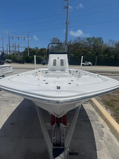 BOATZON | Frontier 2104 2025