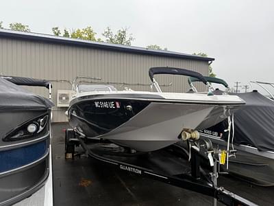 BOATZON | 2017 Glastron 205