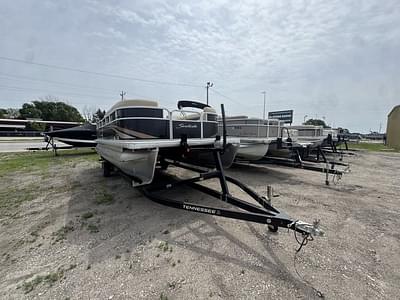 BOATZON | GODFREY 2286 CRUISE 70HP BUNK TRAILER 2014