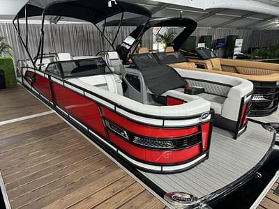 BOATZON | GODFREY 255 SBW 200HP BUNK TRAILER 2025