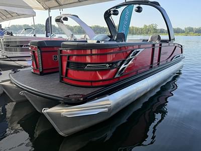 BOATZON | GODFREY 2700 SFLC 300HP BUNK TRAILER 2025