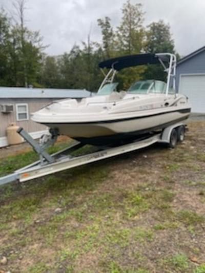 BOATZON | Godfrey Hurricane Sundeck 217 2002 BOATZON | Godfrey Hurricane Sundeck 217 2002