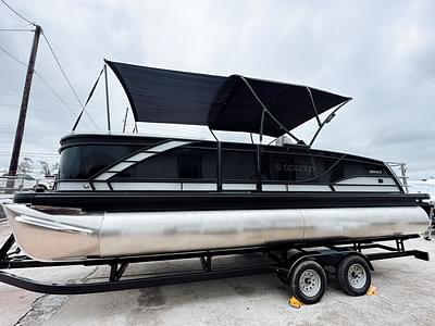 BOATZON | Godfrey Monaco 23 Dual Flip Lounge Tritoon  235 DFL 2025