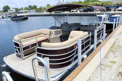 BOATZON | Godfrey Pontoon Sweetwater 2286