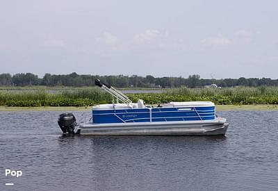 BOATZON | Godfrey Pontoon Sweetwater 2286SB