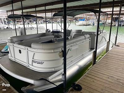 BOATZON | Godfrey Pontoon Sweetwater 2286SB