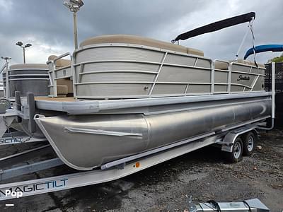 BOATZON | Godfrey Pontoon Sweetwater 2286SB