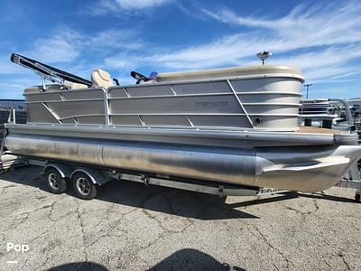 BOATZON | Godfrey Pontoon Sweetwater 2286SB