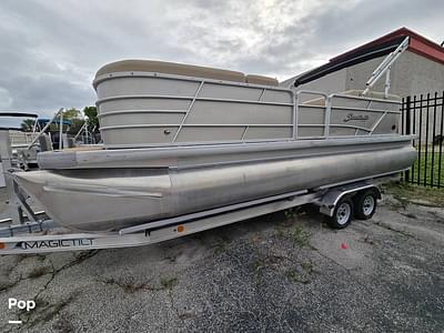 BOATZON | Godfrey Pontoon Sweetwater 2286SB