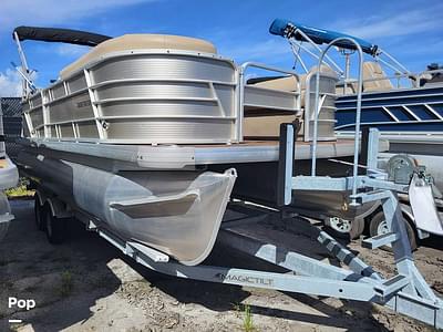 BOATZON | Godfrey Pontoon Sweetwater 2286SB