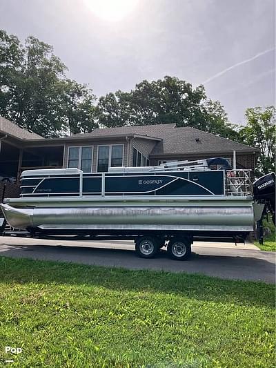 BOATZON | Godfrey Pontoon Sweetwater 2286SFL