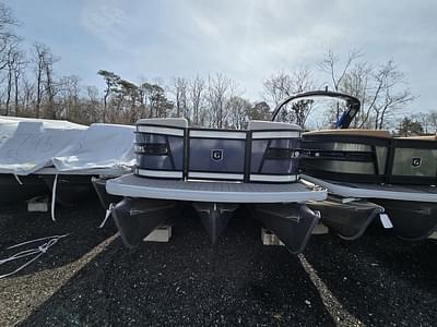 BOATZON | Godfrey Pontoons AquaPatio 255 MT 2025